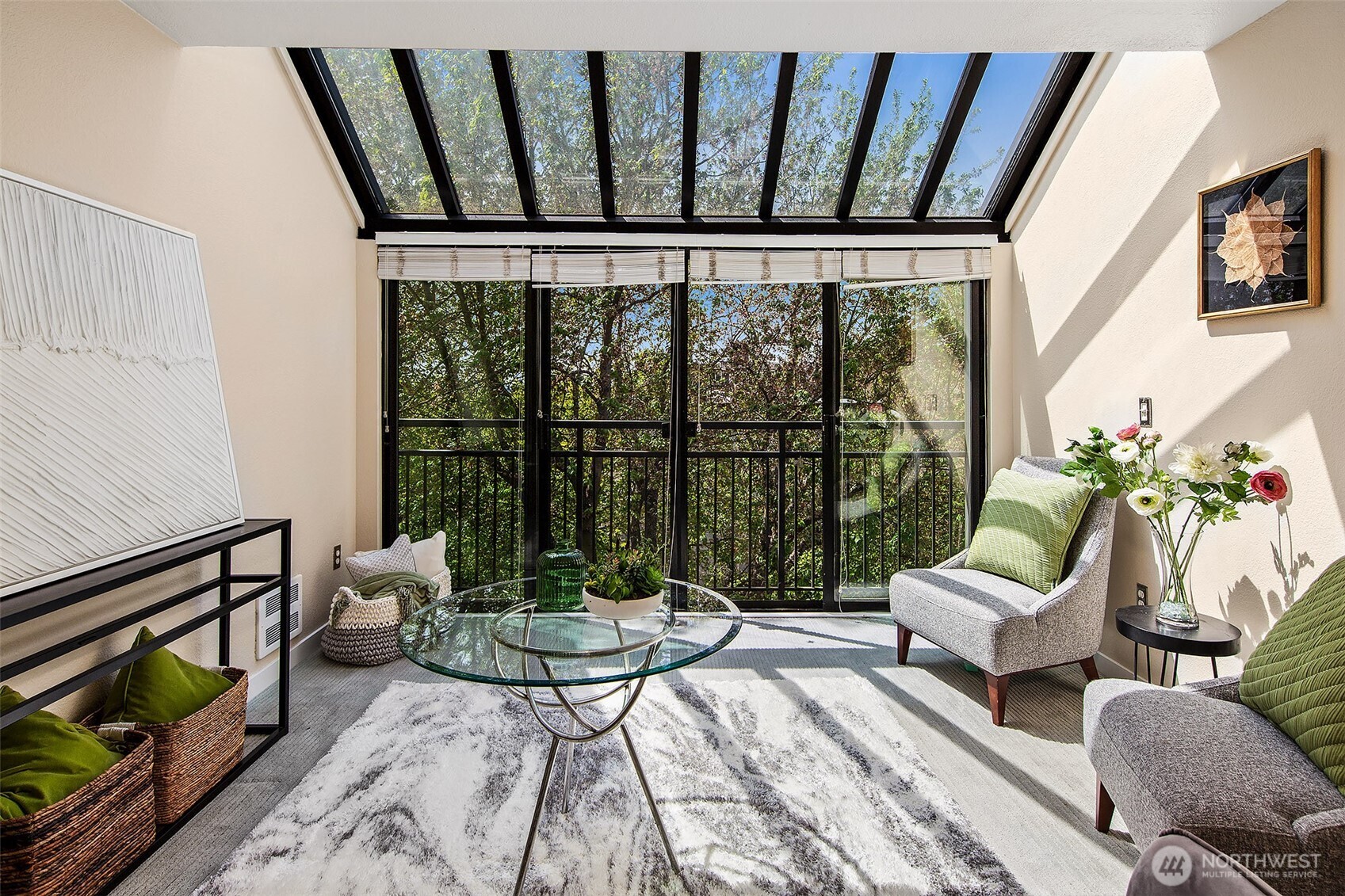 275 W Roy Street 415