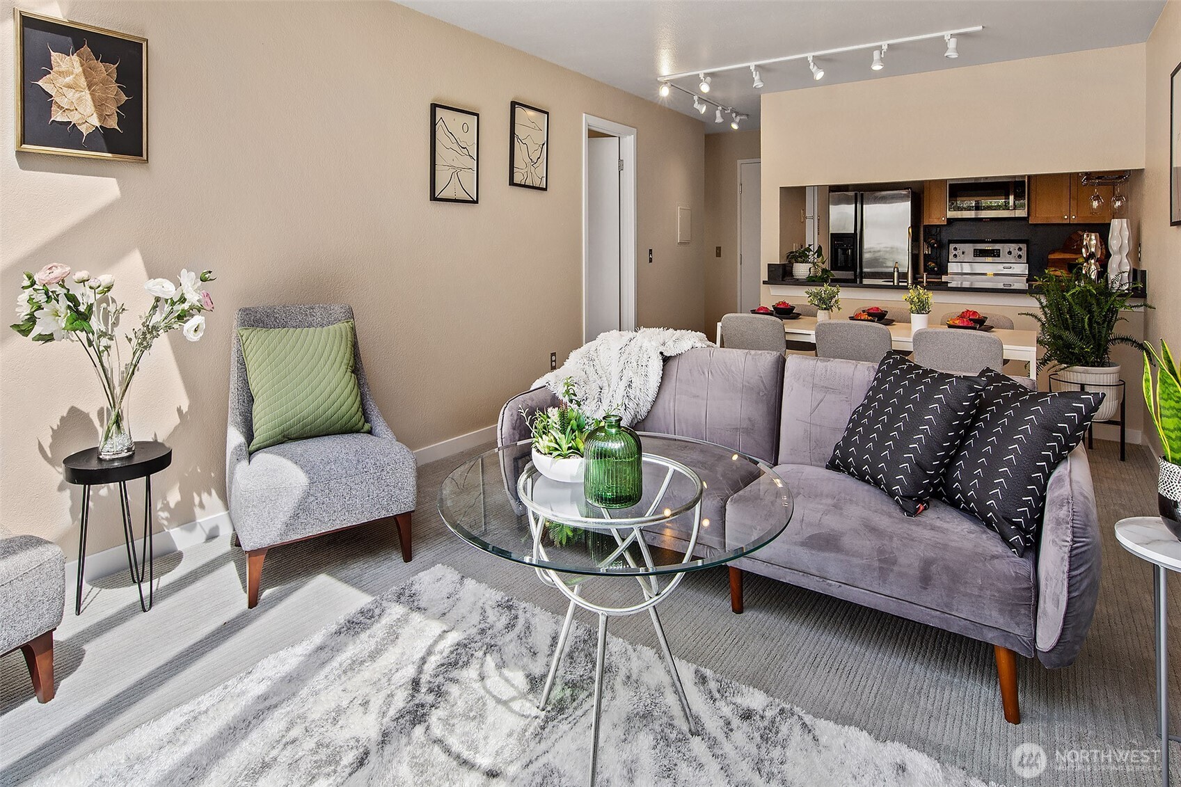 275 W Roy Street 415