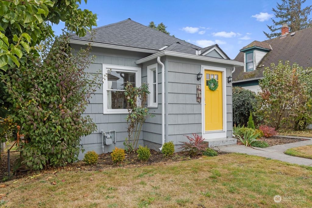 Photo of 2211 Wetmore Avenue, Everett, WA 98201 (MLS # 2014835)