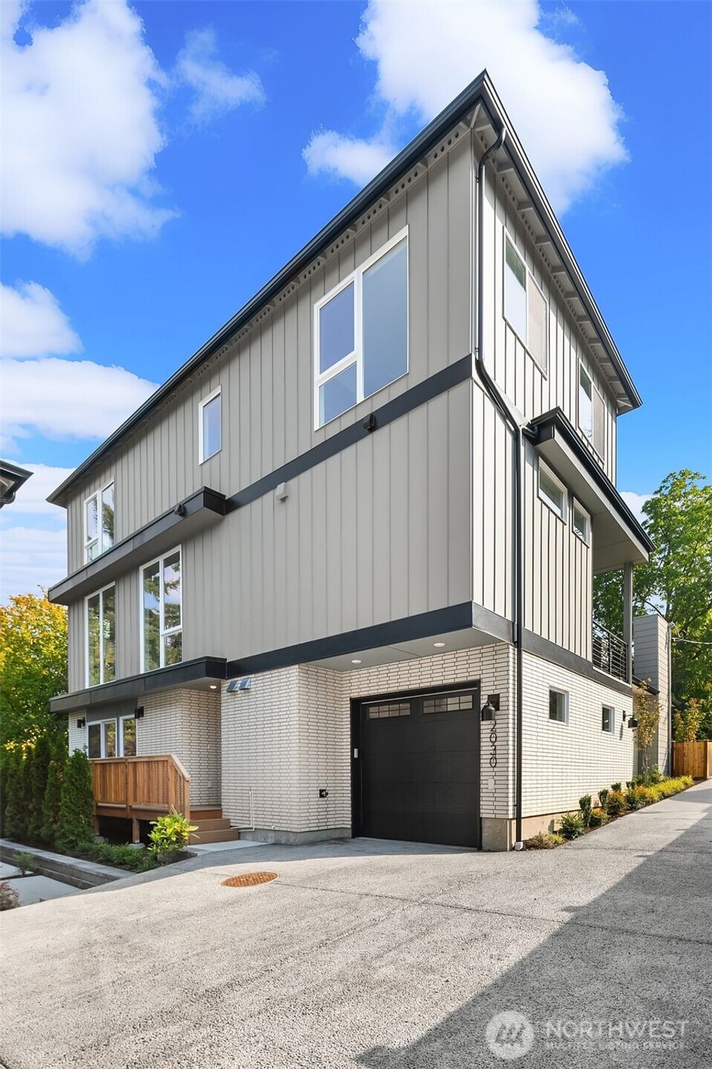 Photo of 2030 NE 123rd Street, Seattle, WA 98125 (MLS # 2526958)