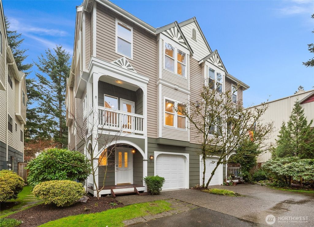 Photo of 755 NW Juniper Street, Issaquah, WA 98027 (MLS # 2479232)