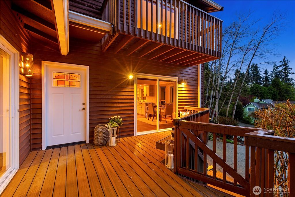 Photo of 9420 NE 129th Place, Kirkland, WA 98034 (MLS # 2476945)