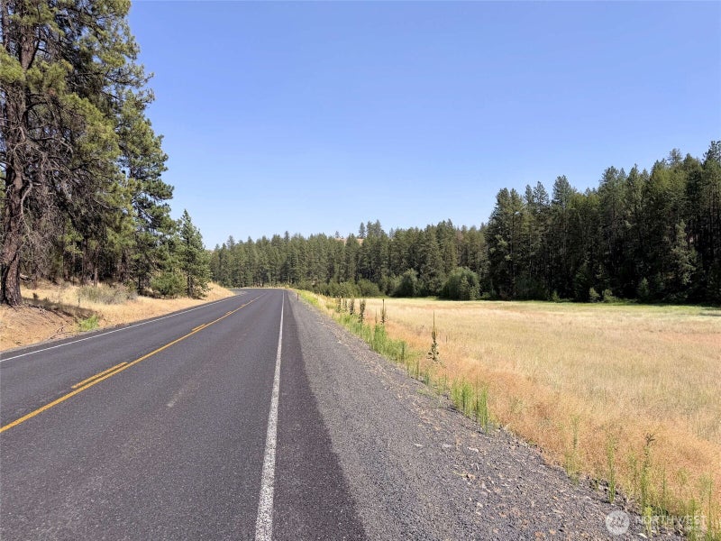 1 Miles/Creston Road E