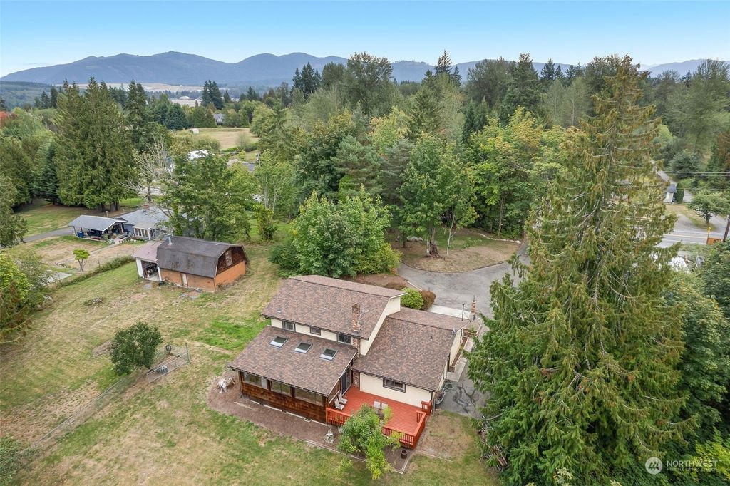 Photo of 18623 196th Avenue SE, Renton, WA 98058 (MLS # 2160449)
