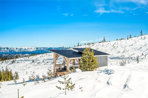 Photo of 1 Mountain Club FS Rd 6930, Leavenworth, WA 98826 (MLS # 2543085)