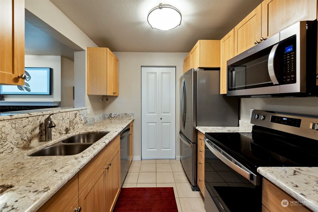 Photo of 14206 NE 181st Place #L306, Woodinville, WA 98072 (MLS # 2198389)