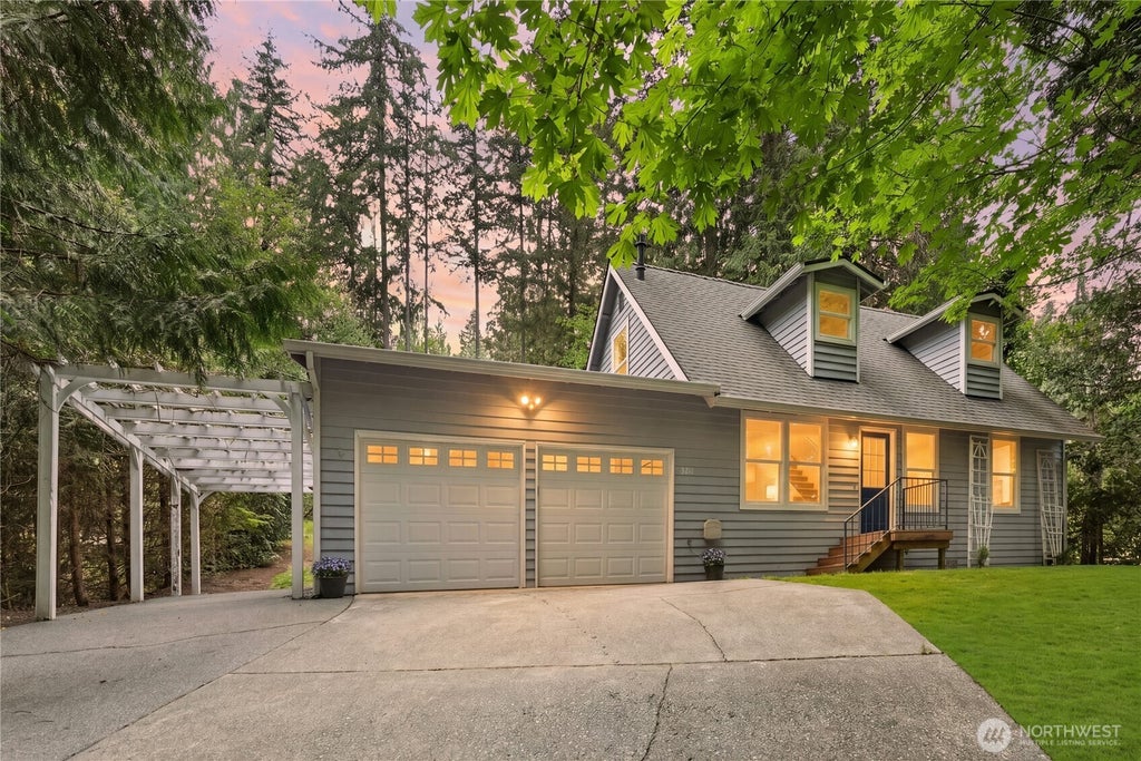Photo of 3211 W Ames Lake Drive NE, Redmond, WA 98053 (MLS # 2593574)