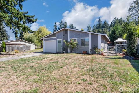 Photo of 715 Stevens Street, Steilacoom, WA 98388 (MLS # 2424145)
