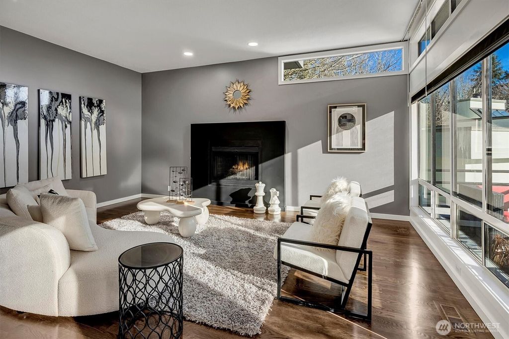 Photo of 4560 NE 89th Street, Seattle, WA 98115 (MLS # 2328565)