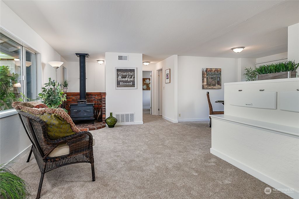 Photo of 4007 NE 22nd Place, Renton, WA 98056 (MLS # 2150534)