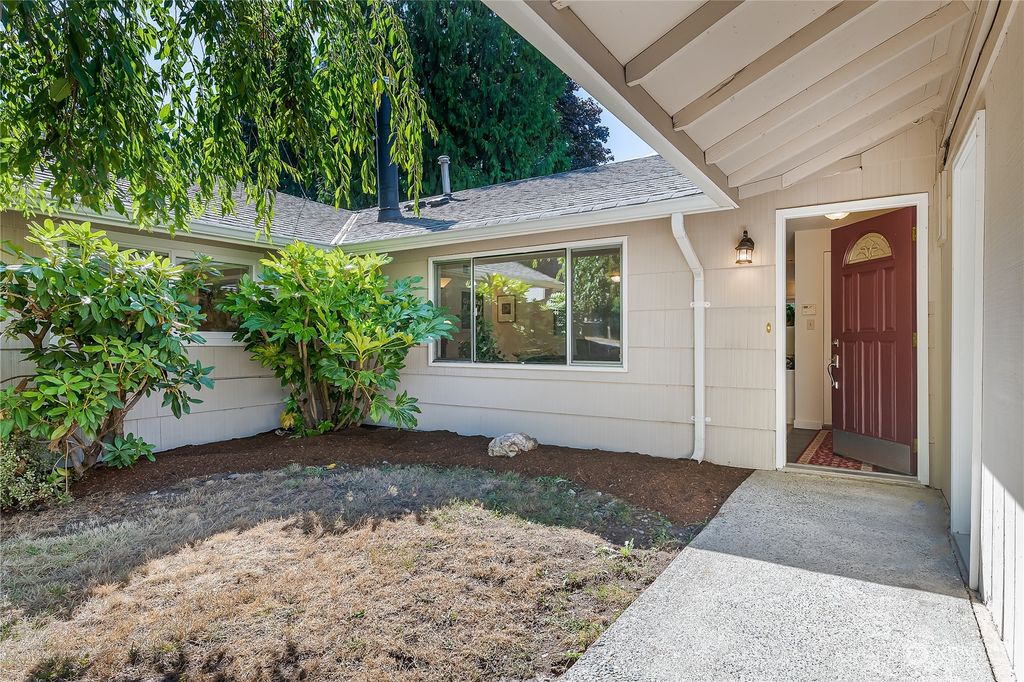 Photo of 4007 NE 22nd Place, Renton, WA 98056 (MLS # 2150534)