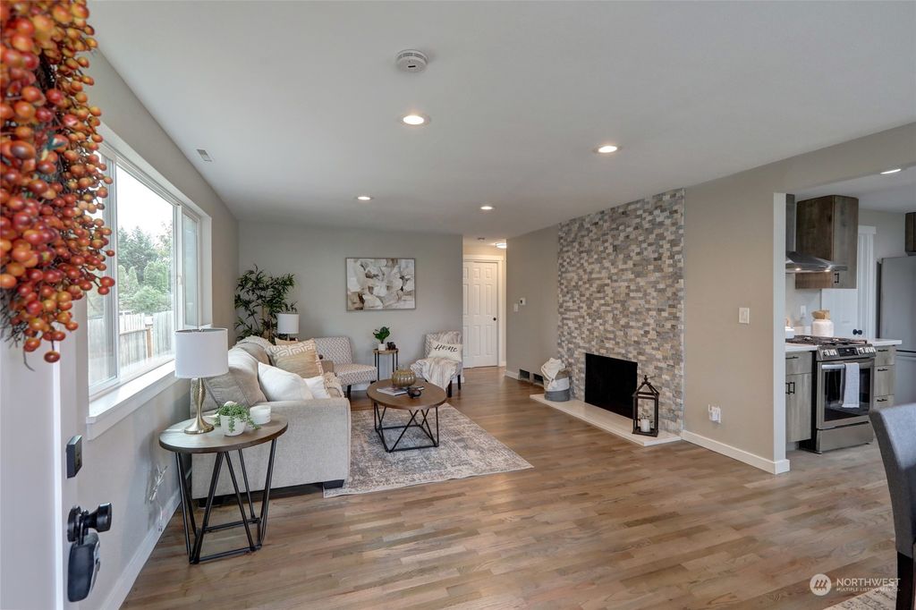 Photo of 5155 S 170th Street, SeaTac, WA 98188 (MLS # 2321383)