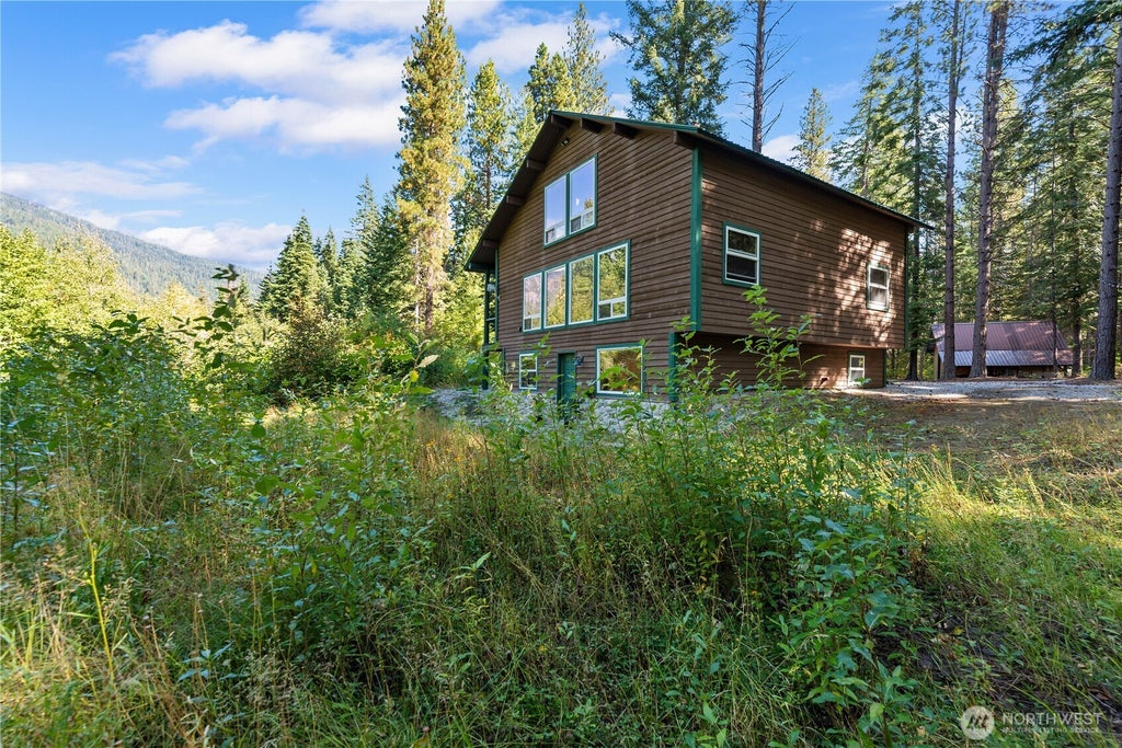 Photo of 544 Old Mill Lane, Leavenworth, WA 98826 (MLS # 2581735)