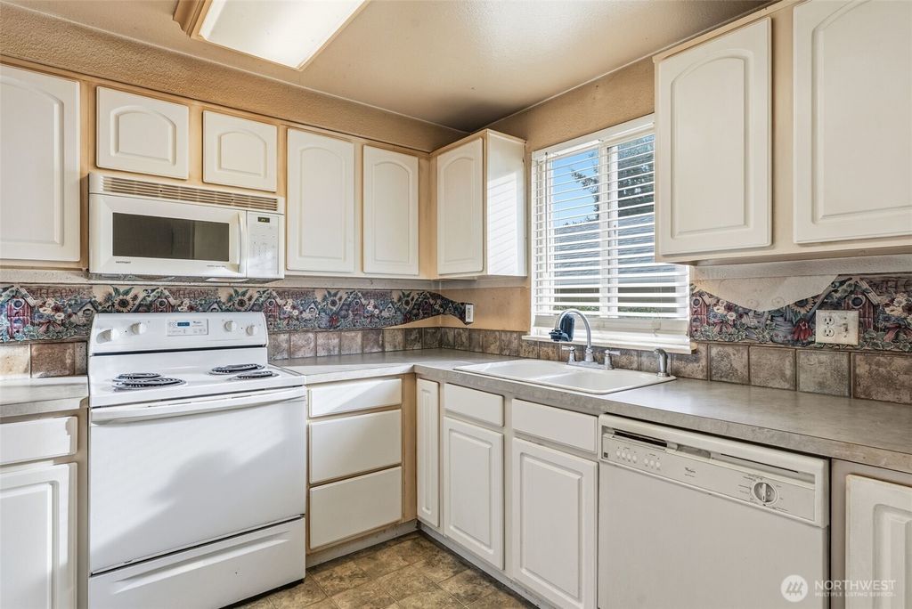 Photo of 13216 NE Salmon Creek Avenue #B3, Vancouver, WA 98686 (MLS # 2484321)