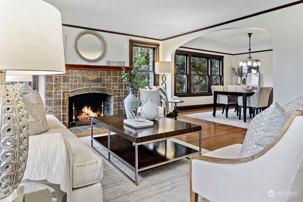 Photo of 2462 W Montlake Place E, Seattle, WA 98112 (MLS # 1998556)