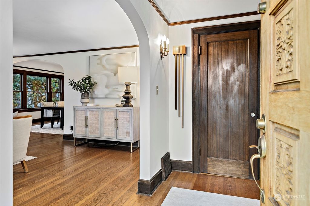 Photo of 2462 W Montlake Place E, Seattle, WA 98112 (MLS # 1998556)