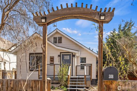 Photo of 308 S Pearl Street, Ellensburg, WA 98926 (MLS # 2500769)