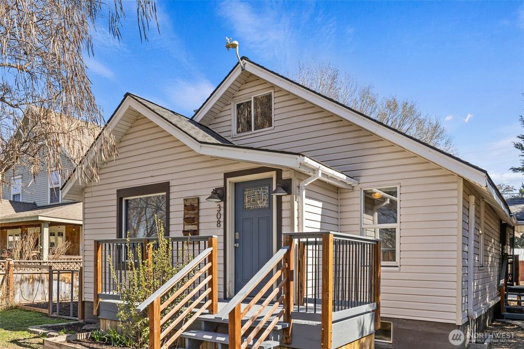 Photo of 308 S Pearl Street, Ellensburg, WA 98926 (MLS # 2500769)