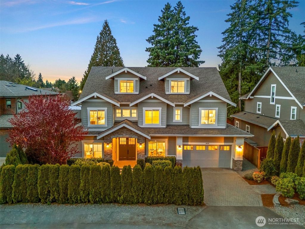 Photo of 10610 NE 28th Street, Bellevue, WA 98004 (MLS # 2526080)