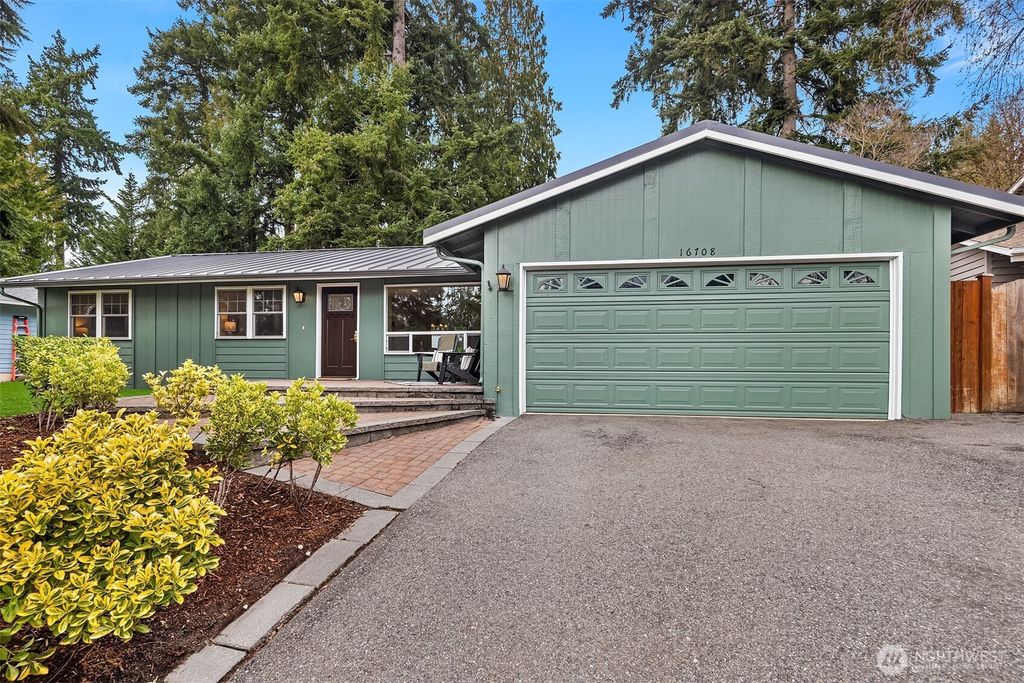 Photo of 16708 NE 91st Place, Redmond, WA 98052 (MLS # 2478252)
