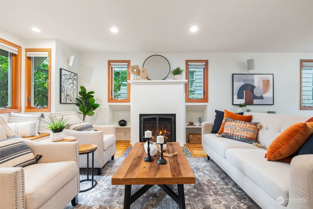 Photo of 3608 E Denny Way, Seattle, WA 98122 (MLS # 2012527)