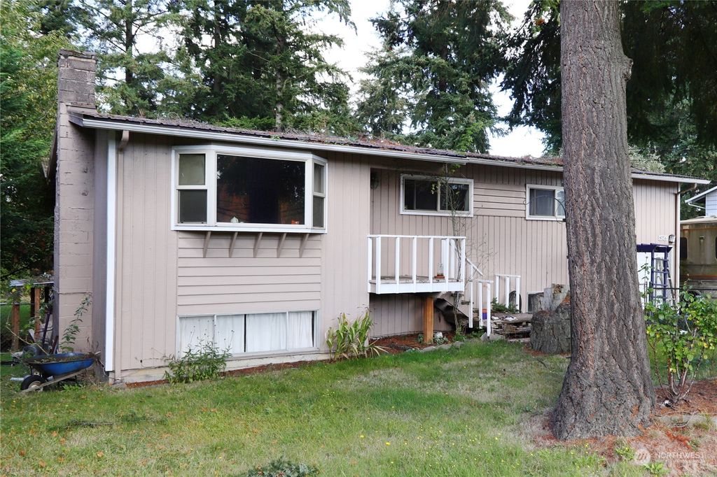 Photo of 8156 NE 155th Street, Kenmore, WA 98028 (MLS # 2303091)
