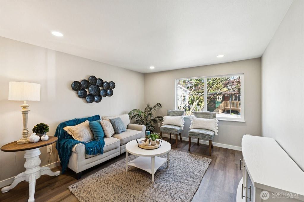 Photo of 14322 Admiralty Way #27, Lynnwood, WA 98087 (MLS # 2505370)