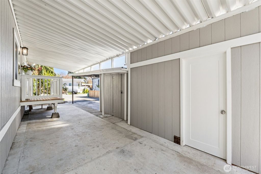 Photo of 14322 Admiralty Way #27, Lynnwood, WA 98087 (MLS # 2505370)