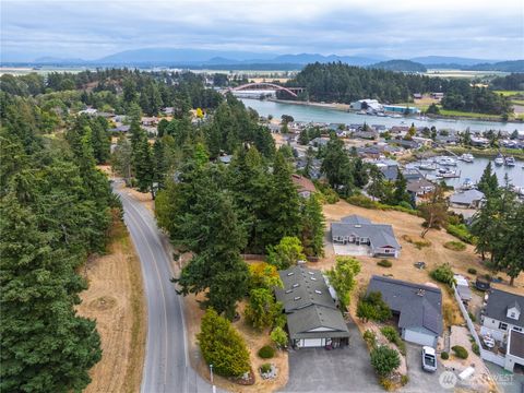 Photo of 220 Skagit Way, La Conner, WA 98257 (MLS # 2421813) Photo of 220 Skagit Way, La Conner, WA 98257 (MLS # 2421813)