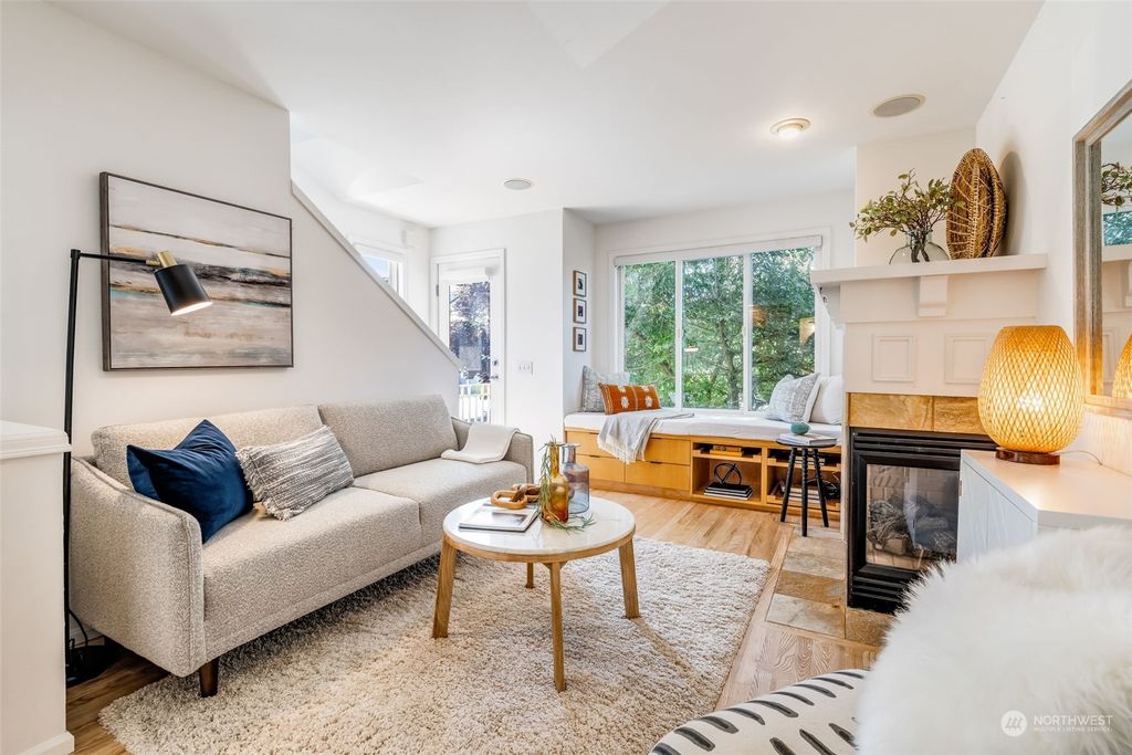 Photo of 6518 5th Avenue NE, Seattle, WA 98115 (MLS # 2262471)