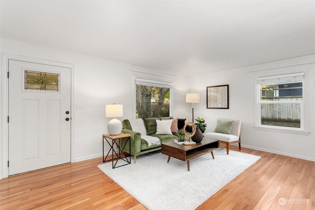 Photo of 7548 32nd Avenue SW, Seattle, WA 98126 (MLS # 2306749)