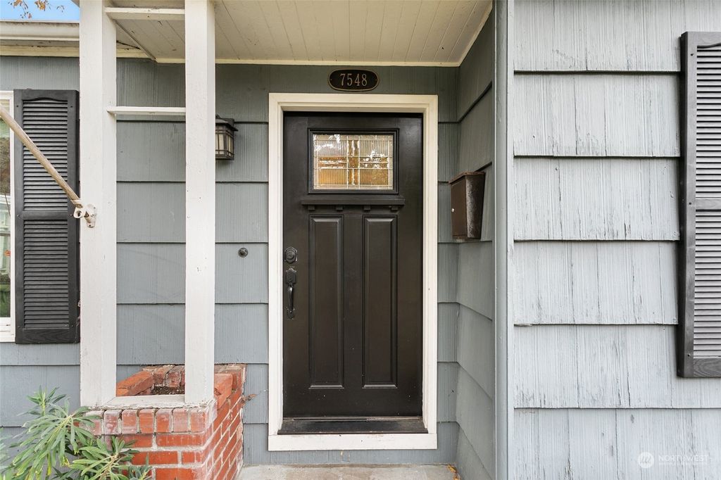 Photo of 7548 32nd Avenue SW, Seattle, WA 98126 (MLS # 2306749)