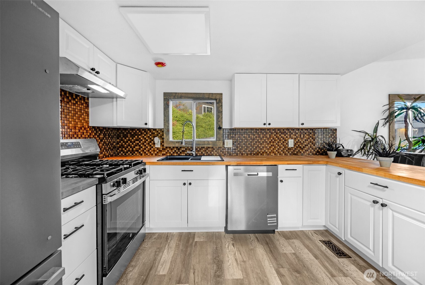 14322 Admiralty Way 8