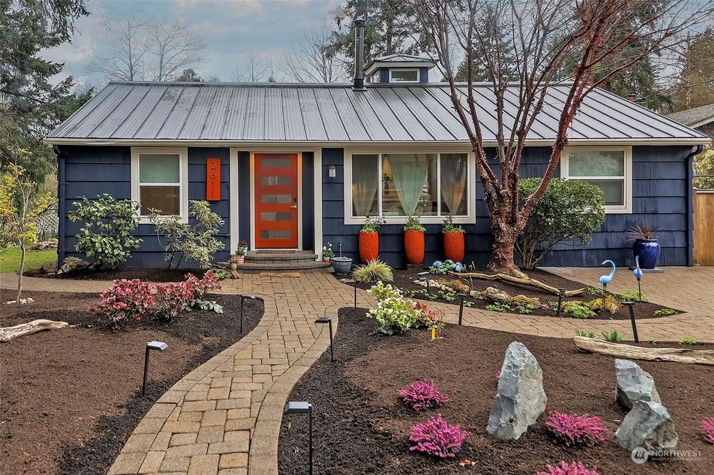 Photo of 2611 NE 138th Street, Seattle, WA 98125 (MLS # 2212030)