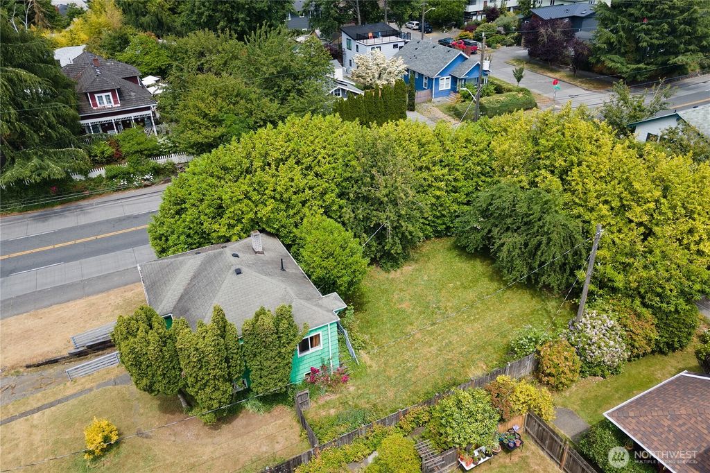 Photo of 8256 Ashworth Avenue N, Seattle, WA 98103 (MLS # 2395016)
