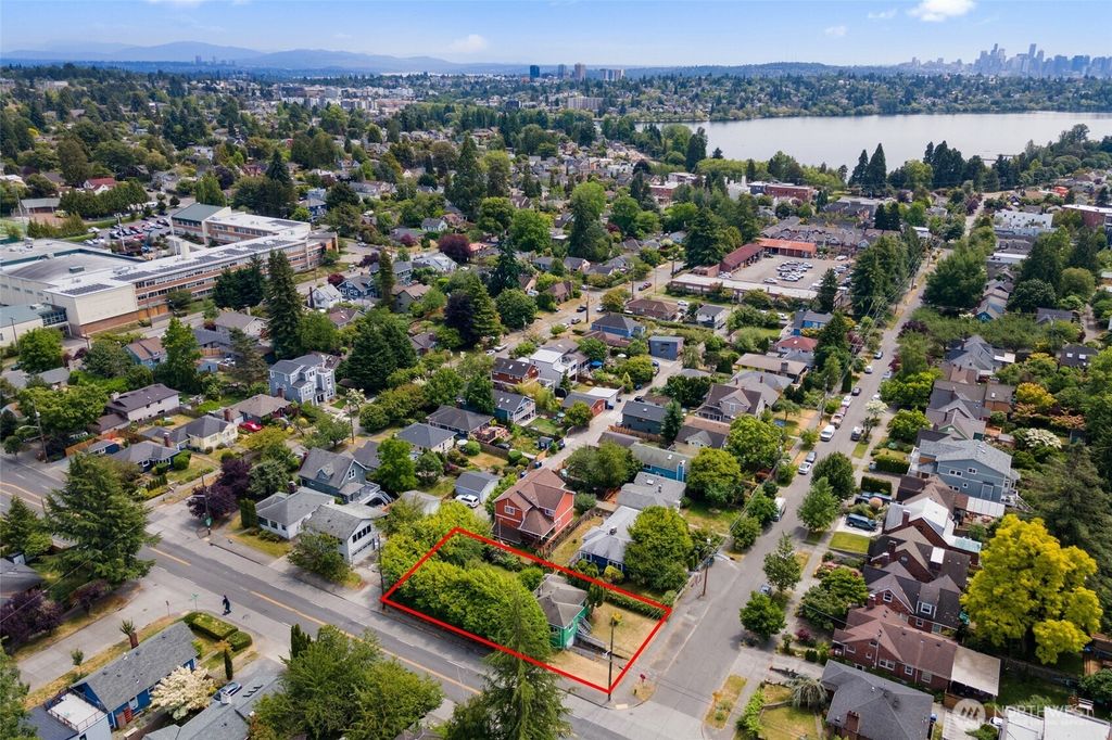 Photo of 8256 Ashworth Avenue N, Seattle, WA 98103 (MLS # 2395016)