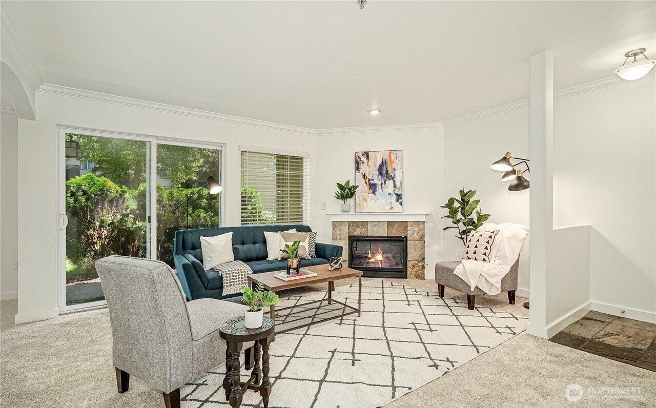 25025 SE Klahanie Boulevard J102