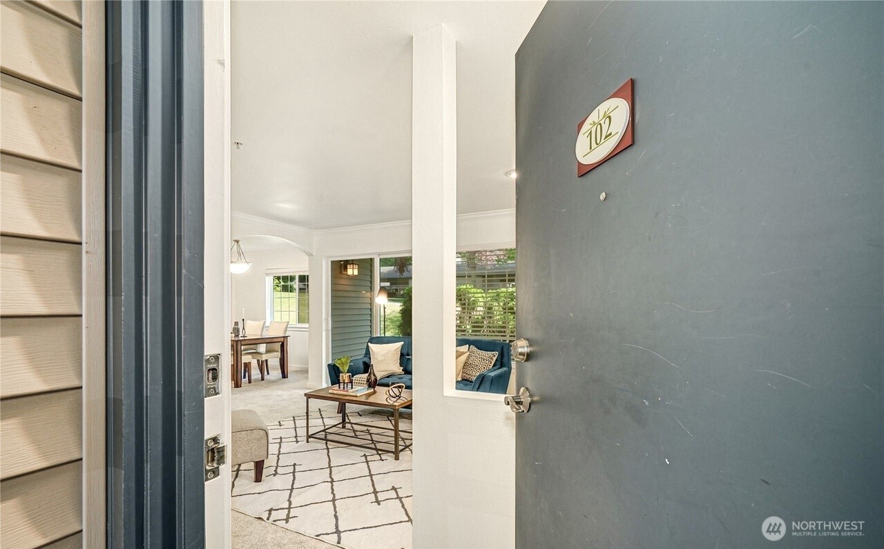 25025 SE Klahanie Boulevard J102