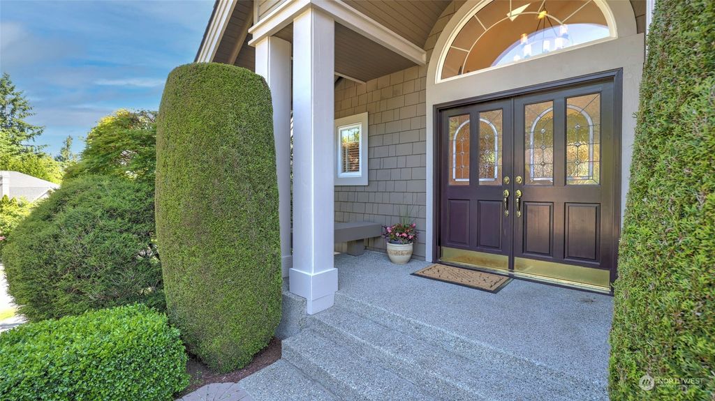 Photo of 5560 178th Avenue SE, Bellevue, WA 98006 (MLS # 2076733)