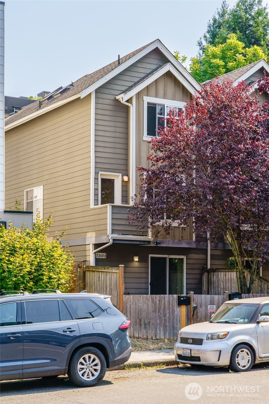 Photo of 5260 Brooklyn Avenue NE, Seattle, WA 98105 (MLS # 2521444)