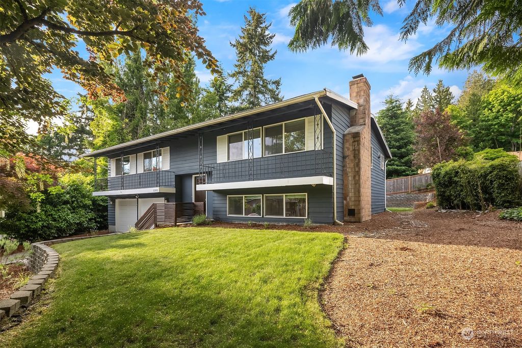 Photo of 11502 NE 139th Place, Kirkland, WA 98034 (MLS # 2073677)