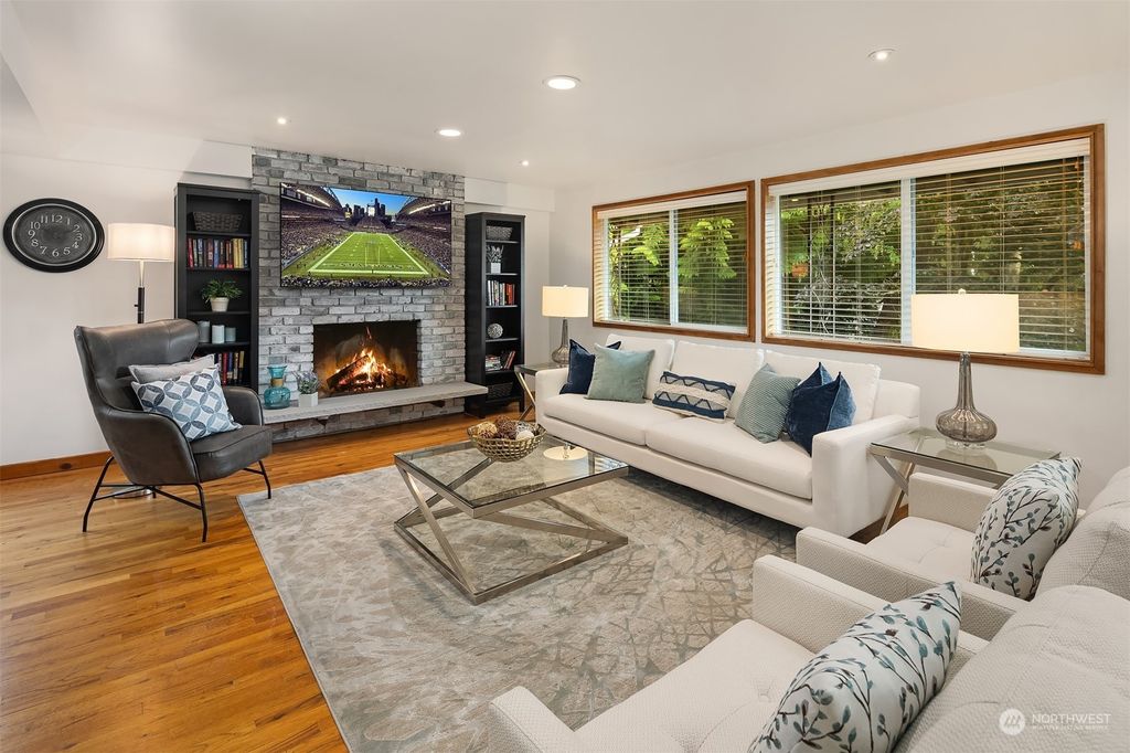 Photo of 11502 NE 139th Place, Kirkland, WA 98034 (MLS # 2073677)