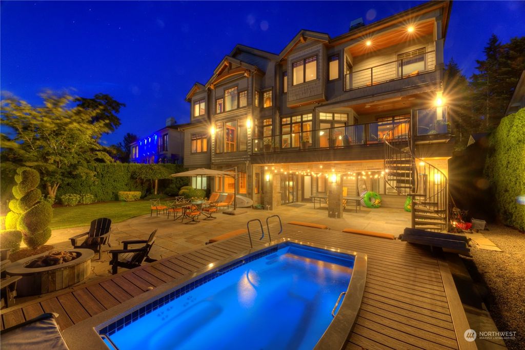 Photo of 407 East Lake Sammamish Parkway SE, Sammamish, WA 98074 (MLS # 2206640)