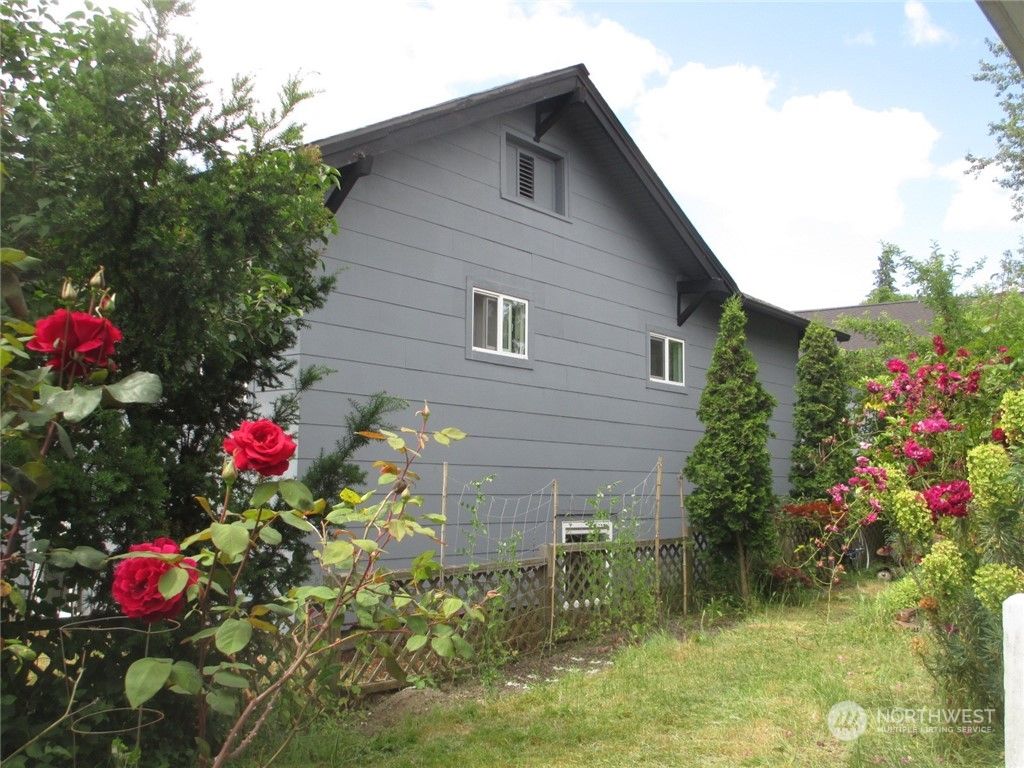 Photo of 5208 A Ravenna Avenue NE, Seattle, WA 98105 (MLS # 2027620)