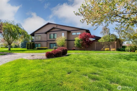 Photo of 2100 Plaza Way #103, Walla Walla, WA 99362 (MLS # 2509375)