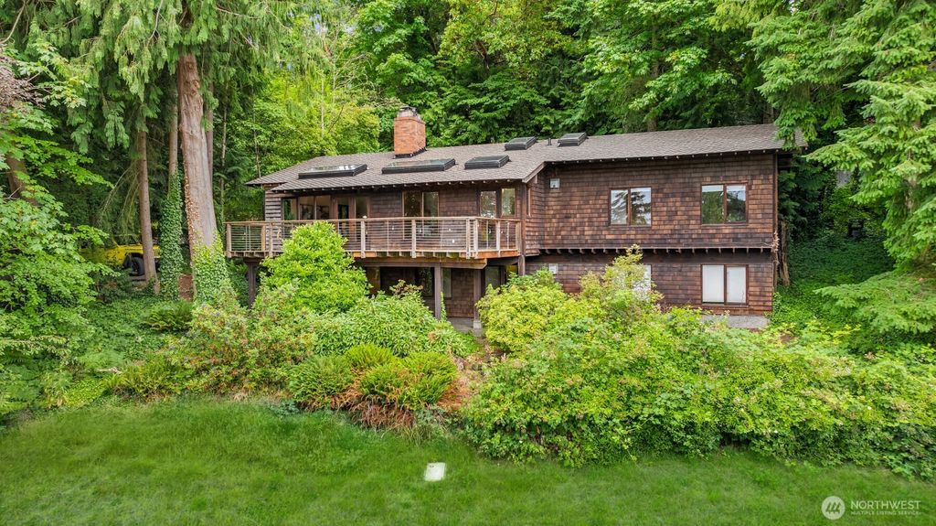 Photo of 11658 72nd Place NE, Kirkland, WA 98034 (MLS # 2397175)