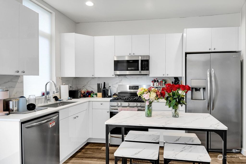 Photo of 5201 A Ravenna Avenue NE, Seattle, WA 98105 (MLS # 2330270)
