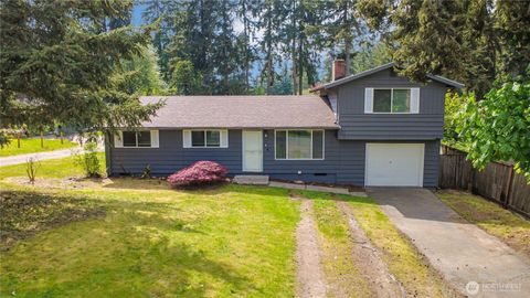 Photo of 2914 Forest Rim Court S, Puyallup, WA 98374 (MLS # 2519031)