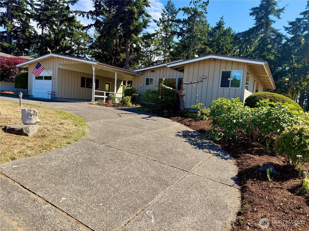 Photo of 51 Victoria Loop, Port Townsend, WA 98368 (MLS # 2553634)