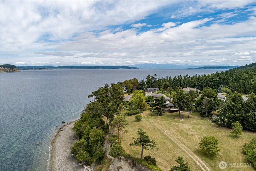 Photo of 1105 NE Leach Street, Coupeville, WA 98239 (MLS # 2585753)